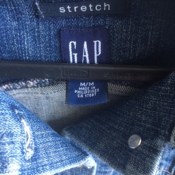 Gap Vintage (circa 2004)  Fitted Medium-Wash Stretch Jean Jacket (Medium) - Picture 6 of 7